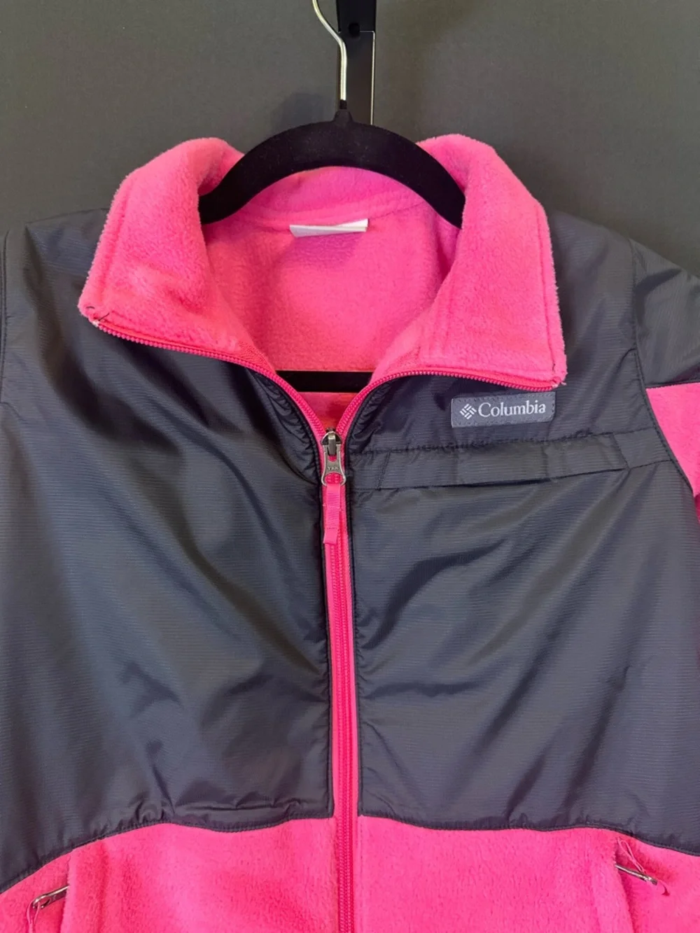 #191- Big Girls Columbia Hot Pink and‎ Black Fleece Jacket with Nylon Panels